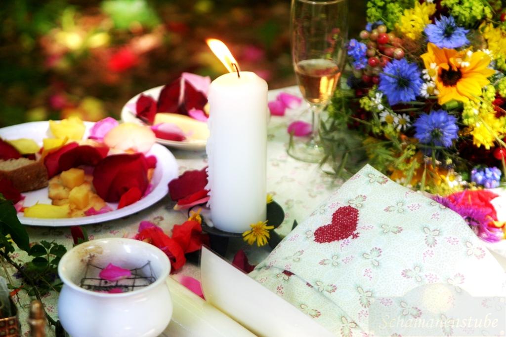Handfasting im Medizinrad - der Altar im Wald Handfasting - der Weg zum Altar